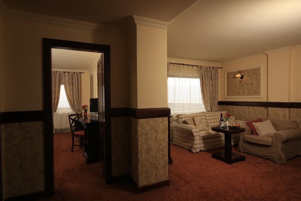 Nobillis - Carpathian Residence Pestera  Exterior photo