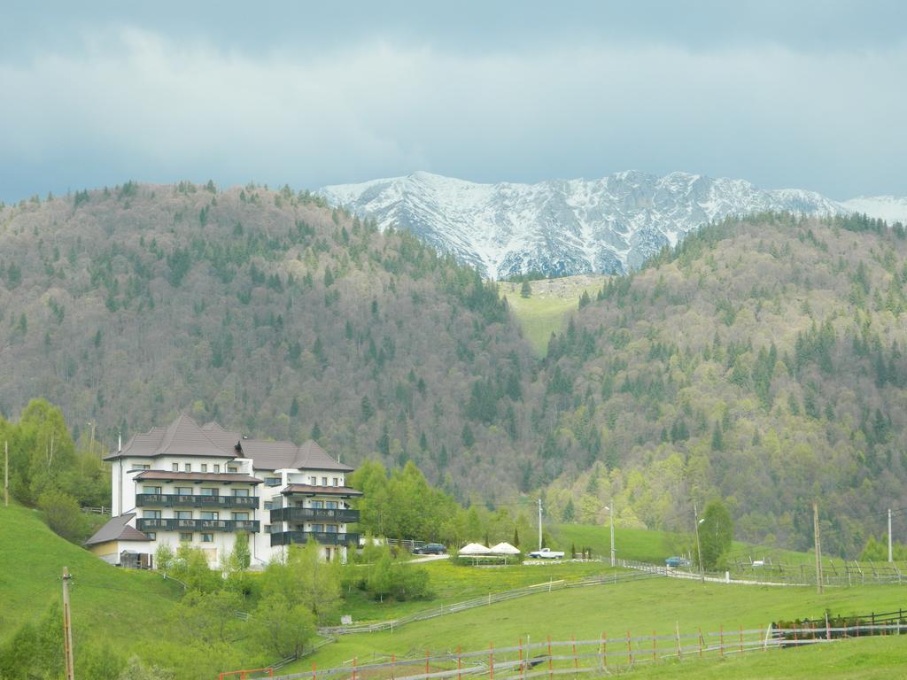 Nobillis - Carpathian Residence Pestera  Exterior photo